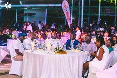 MagazineJimbere's tweet photo. ❌ Alors que @BruceMelodie envisageait deux concerts au #Burundi, celui de ce samedi 03/09/2022 au Mess des officiers en @MairieBuja est annulé, selon son manager 

💸 Autre fait notable: le ticket d'entrée dans le show en cours à Zion Beach est réduit de 50% (à 50.000Fbu) https://t.co/U0neg3khQx
