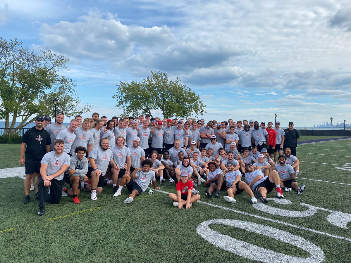 UWRFFootball's tweet photo. A HUGE thanks to @NUFBFamily for the opportunity to use their great facility to practice today! #PalmUp #FFT https://t.co/Klx86o4Q9w