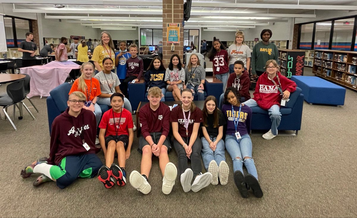 AtascocitaNJHS's tweet photo. We’ve got spirit… College Spirit! #NationalCollegeColorsDay #WeAreTheLight https://t.co/zI8t9R39kJ
