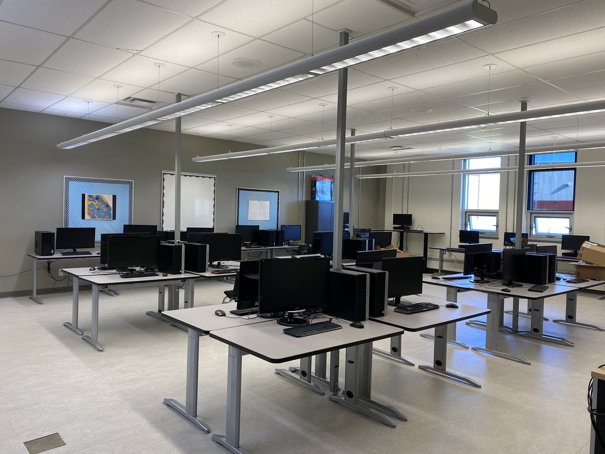 facing_uWT's tweet image. Updated a whole lab , make sure each and every computer is updated. Always happy for support teachers. #ymm @FMPSDTech @CompMinerTweets @fmpsd