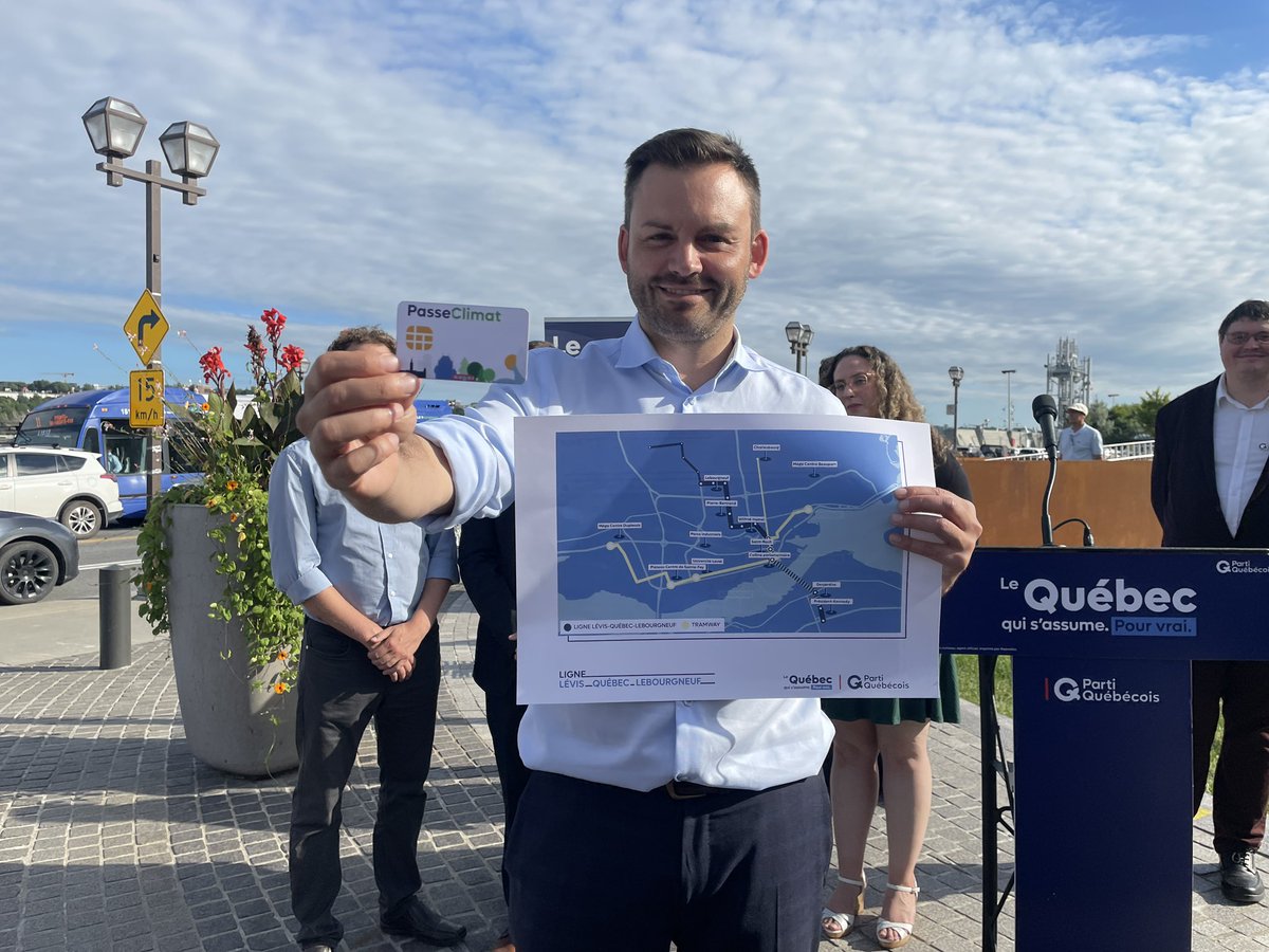 Paul St-Pierre Plamondon says his party would build a 15 km light rail between Quebec and Lévis. #poliqc #quebec2022