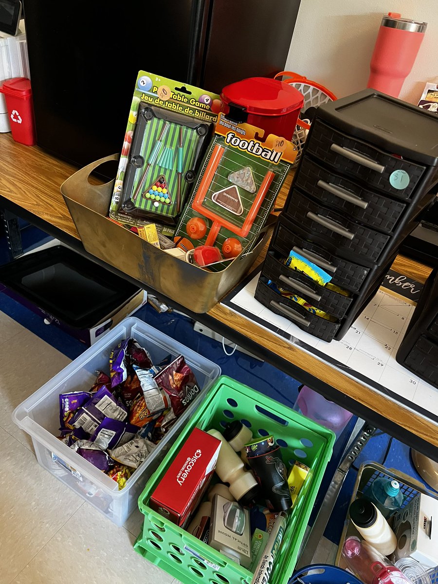 AOAddison_'s tweet image. #ClassroomManagement #IncentiveSystems @AWrightonTEACH uses @ClassDojo  for Ss to earn class 💵 to pick items from the Class Store weekly. @MeaganNaraine uses “Lit Bucks” for Ss to cash in for Extra Credit. 🧡💙 Thank U for Going the #ExtraMile. @JLewisInvictus @JLIAPRIDE