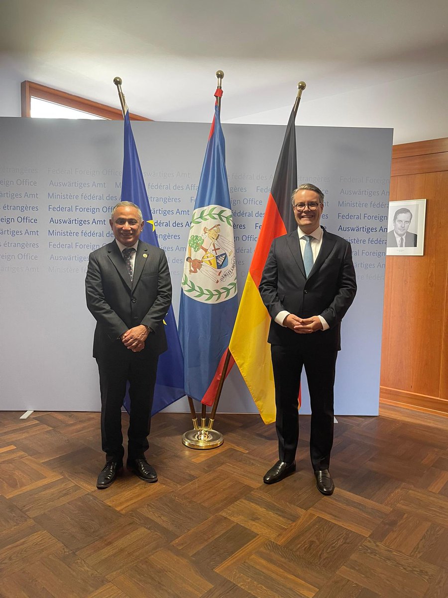 Today, we discussed during our SIDS encounter in Berlin issues of governance, the environment, peace and security, cooperation between Germany 🇩🇪 Belize 🇧🇿 and our Caribbean small island states.

#cooperation #internationalpartnerships