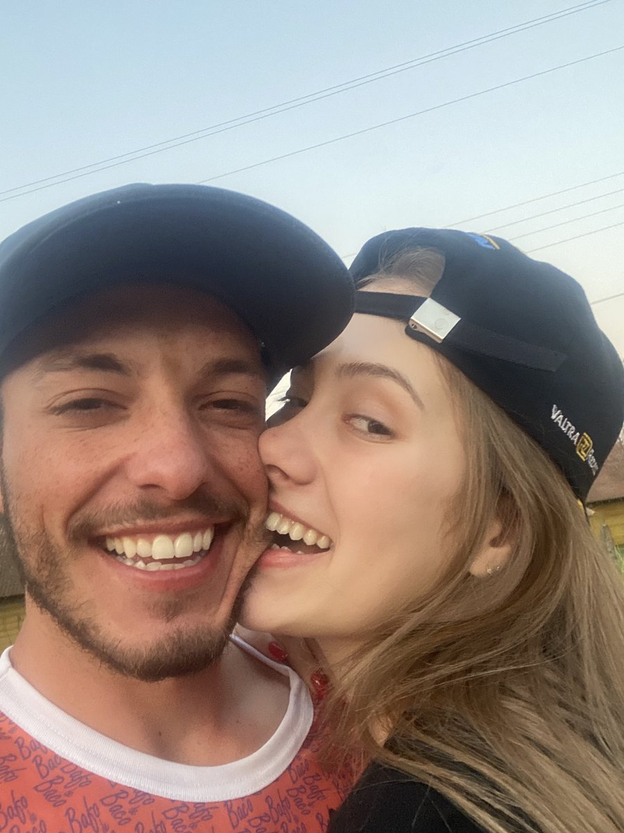 matheuSpagnollo's tweet photo. Se quer saber se me arrependo, eu não
Se troco essa nossa vida, troco não
E longe de você é tudo mais ou menos
Se eu ganhar o mundo sem você eu tô perdendo ❤️ @Isabela__Luza https://t.co/2Po1e69f5r