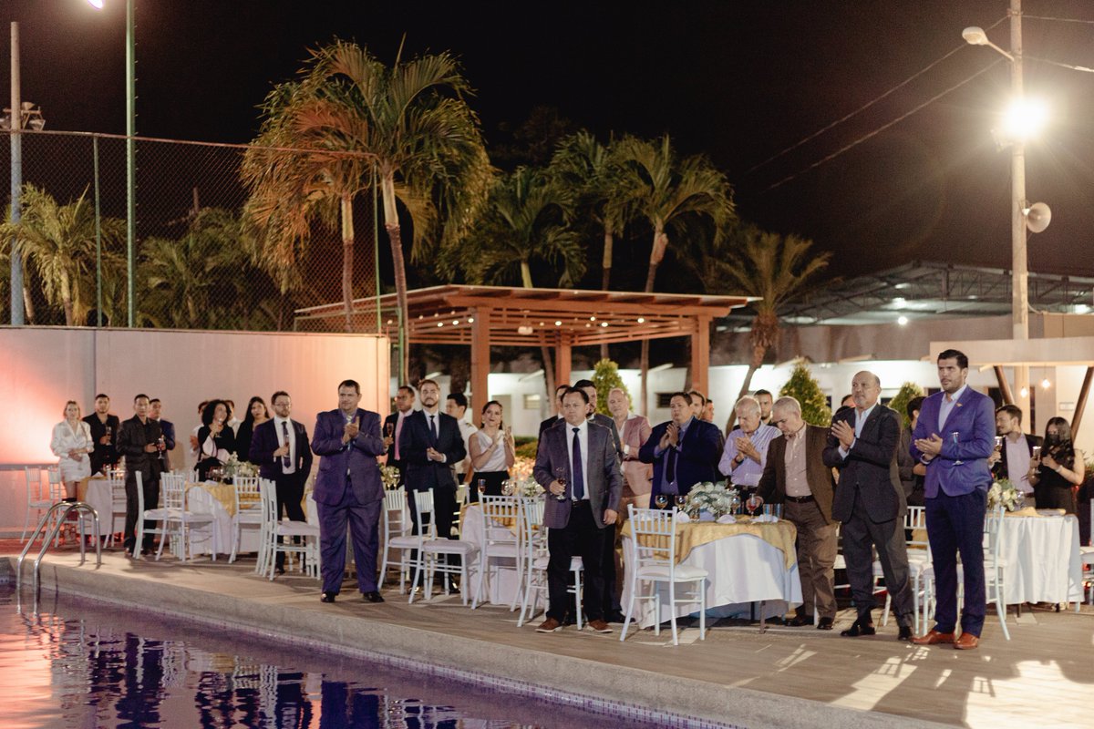 AeroClubEC's tweet photo. ¡Celebramos con ustedes nuestro cambio de imagen!

Nuestro evento de lanzamiento de la nueva imagen corporativa del Aero Club del Ecuador fue todo un éxito. Han sido meses de ardua preparación para lograr un evento digno de compartir con todos nuestros socios. https://t.co/qwPGpk3Cd1