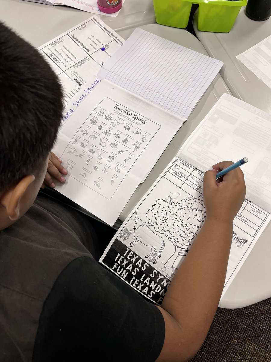 MrsCompeanCfisd's tweet photo. When you finish teaching a lesson on Texas Independence and Texas symbols and students start clapping all in unison! 💁🏻‍♀️  @MsMMMeyer thanks for planning some awesome social studies lessons for our dolphins! #hairgrovewaves https://t.co/X80OozmCm6