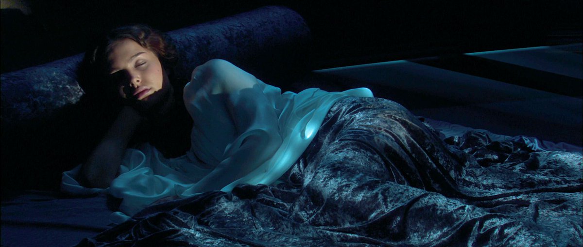 rPrequelMemes's tweet photo. How I sleep at night knowing there's no twerk scene in the Star Wars universe. https://t.co/lXkJsnXJRn https://t.co/Mys6r3pOvn