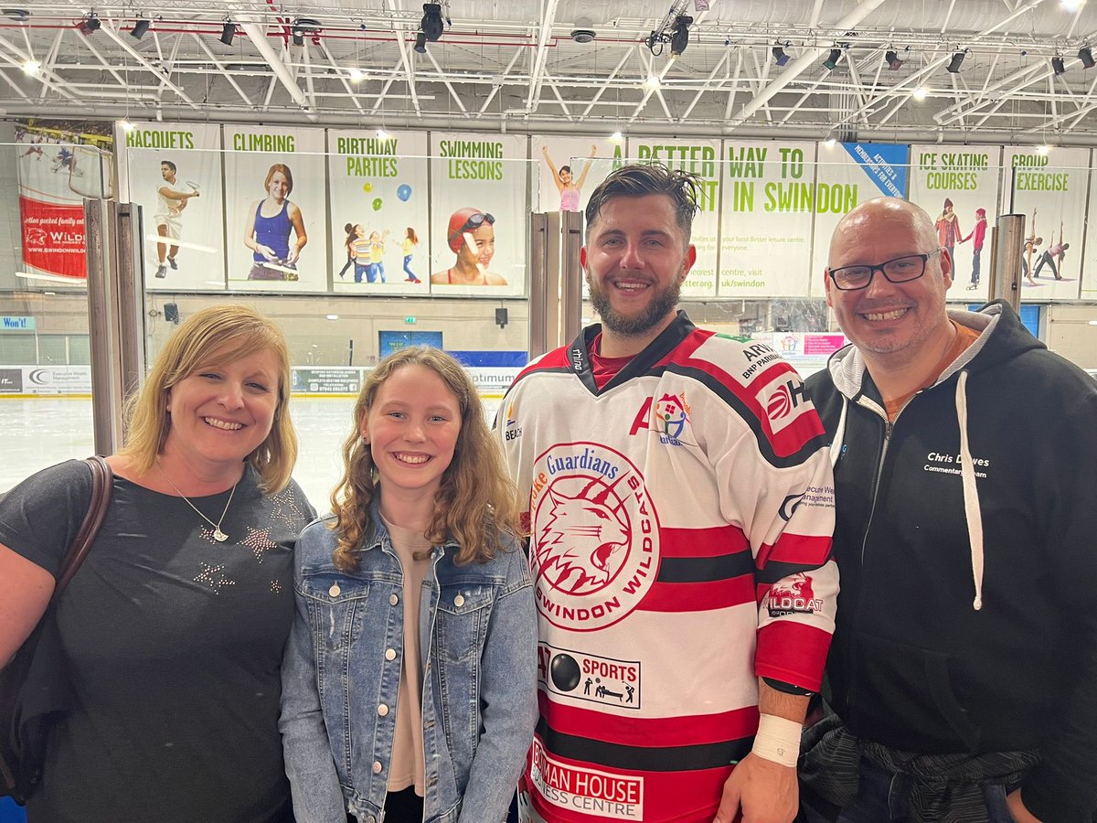 A cracking 5-3 win for <a href="/SwinWildcats/">The Bespoke Guardians Swindon Wildcats</a> against <a href="/BristolPitbulls/">Drive Bristol North Pitbulls</a> tonight to kick start the season &amp; rounded off by our player of the match &amp; Lauren’s fave player <a href="/TylerPlews/">Tyler Plews</a> chatting to us after &amp; giving Lauren a signed puck (gold sharpie ordered for next week Plewsy! 😂)