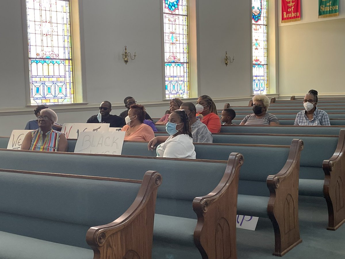 CindyBaeABC11's tweet image. People are starting to gather at Temple of Praise in #Kenly to rally for #JustineJones - the town manager who was ousted. She’s expected to speak tonight on her final day of the work week. Our coverage tonight @ABC11_WTVD