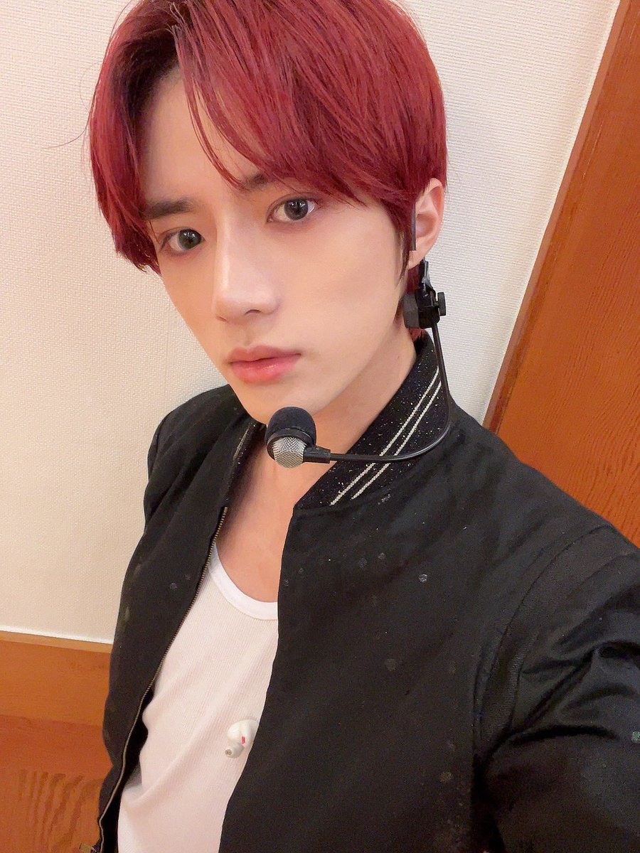 y2kfreefall's tweet photo. Y para finalizar el día hay que hacer el #EmiBoomStream cuz' today is the #EmiliaPreDebut en donde nuestra querida @Emilia_twt nos ha brindado #BoomshakalakaOutNow temazo que uno no puede olvidar ¿cierto?
╰ 천사 : #⃝𝕃ᥙᥴιfᥱrォ 🧸 https://t.co/2NiW2n1Jqg