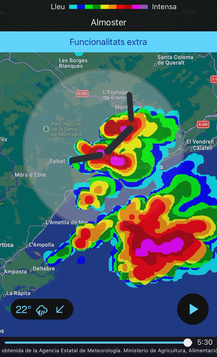 AdriaPinol's tweet photo. 👉⚠️ Ja tenim els ruixats ⛈previstos pels models sobre el #CampdeTarragona i la #CostaDsurada, afectant⚡️ els primers contraforts ➡️ Dir. Sud-Est (línia negra) de les 🏞💚 #MuntanyesdePrades🔖 #Alforja #Vilaplana, #Aleixar, #Almoster, #LaSelvadelCamp, #Alcover, des d’#Almoster📍 https://t.co/qLAcpUEUvs