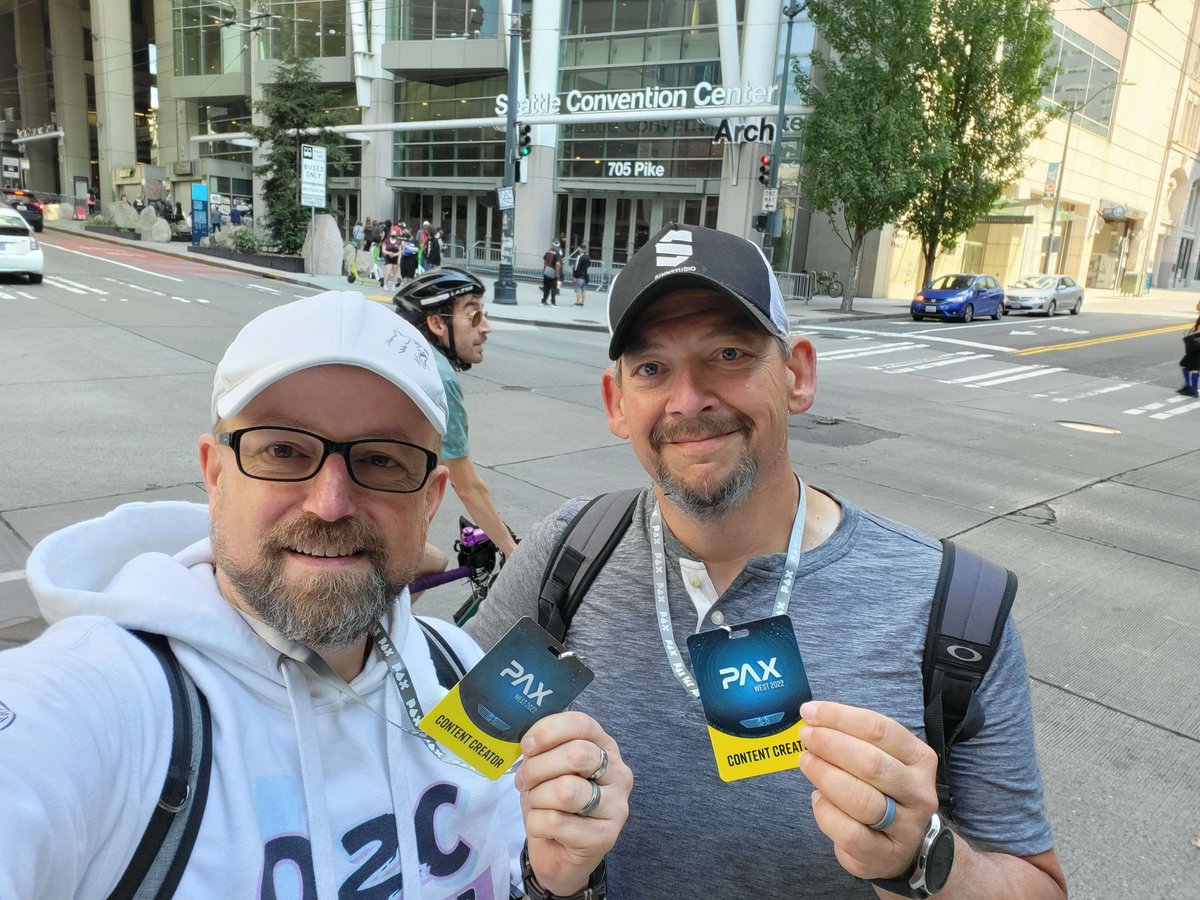 ToddJacksonVR's tweet photo. RT @EricMasher: #PAXWest #Q2CVRGAMER We finally meet in person after 3yrs. Love this guy! #whereareyouDee https://t.co/Nx3OzDvtay