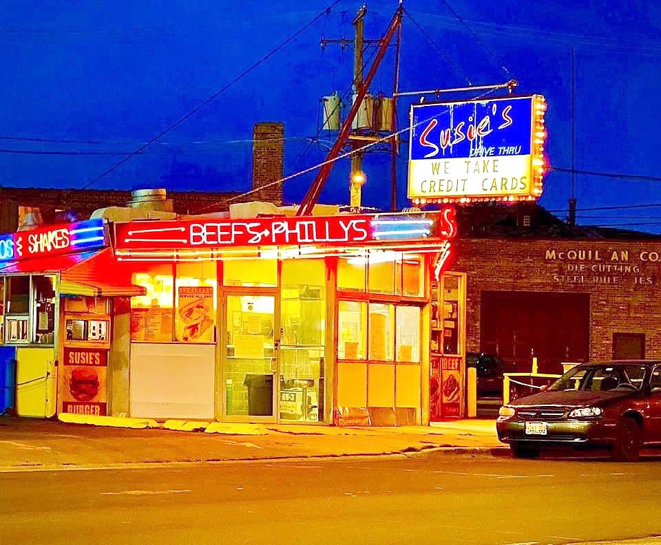 Chicago_History's tweet photo. RIP Susie's.

They've Officially Closed Down For Good.

Forever #ChicagoHistory. https://t.co/2Q6fcIamOn