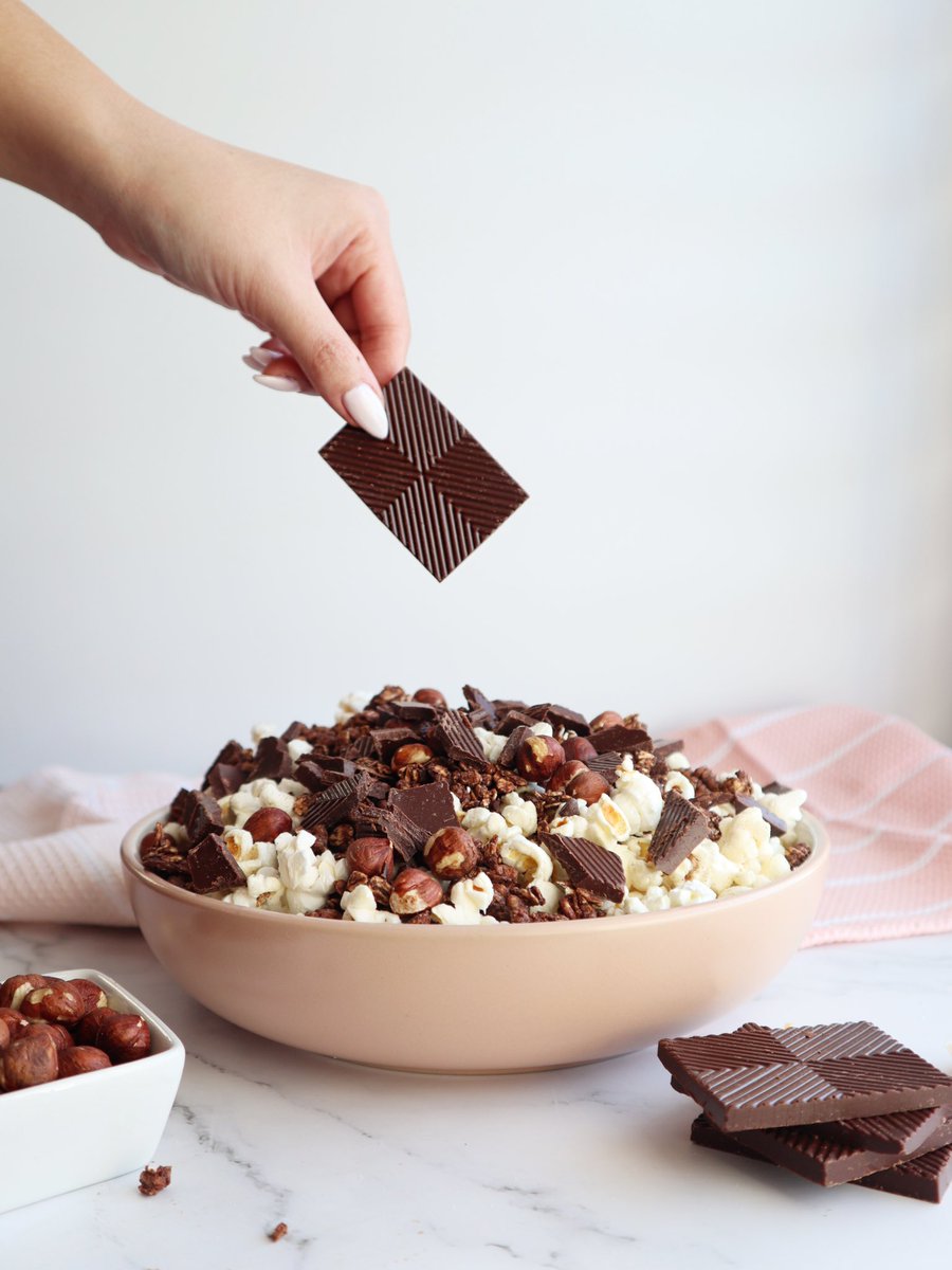 EdgeChocolate's tweet photo. Obsessed with this Edge Chocolate movie night snack!🍿 #edgechocolate #ketodiet https://t.co/z74TFFr5cd