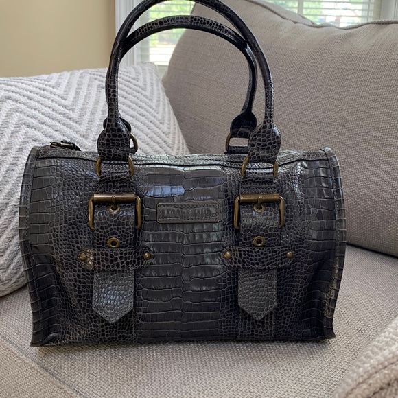 jokatzamazfinds's tweet photo. So good I had to share! Check out all the items I'm loving on @Poshmarkapp #poshmark #fashion #style #shopmycloset #longchamp #armandbasi #ragbone: https://t.co/k5CKQ28d7M https://t.co/9VxomsVQsP