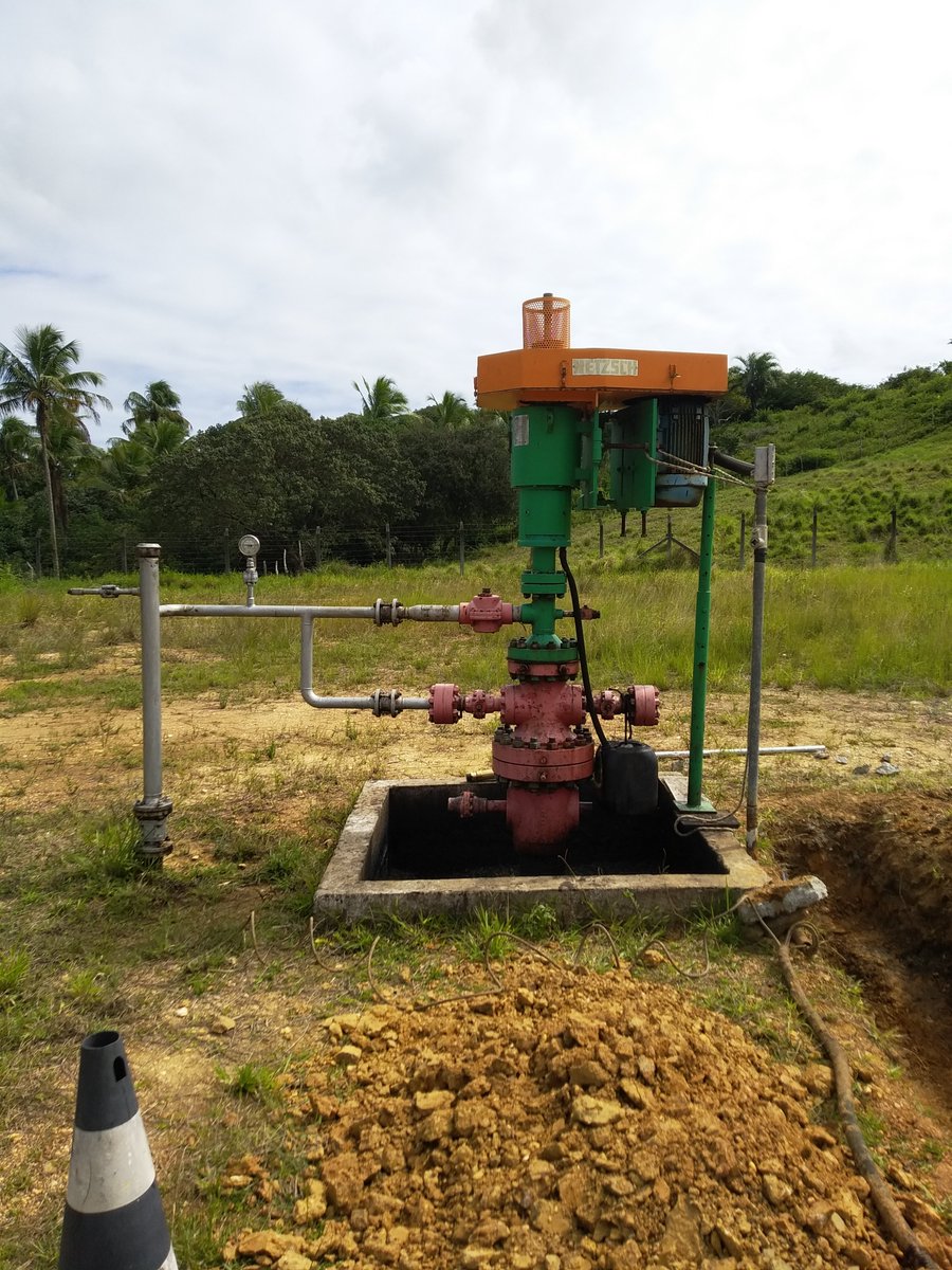 efise_com_br's tweet photo. Iniciamos a escavação do terreno para a retirada dos materiais elétricos à prova de explosão (Ex d) que estão danificados.
#efise #petróleo #eletricidade #manutenção #eletricista #eletrotécnica #áreaclassificada https://t.co/f4FuVezOEE