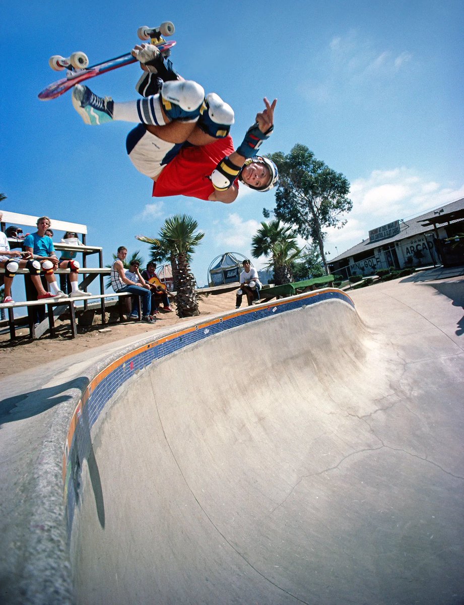 Bonesbearings's tweet photo. Happy Birthday @MikeMcGill_ 🎊🎁🎂🎉🎈🥳📸 @jgrantbrittain https://t.co/23dhe4cHi6