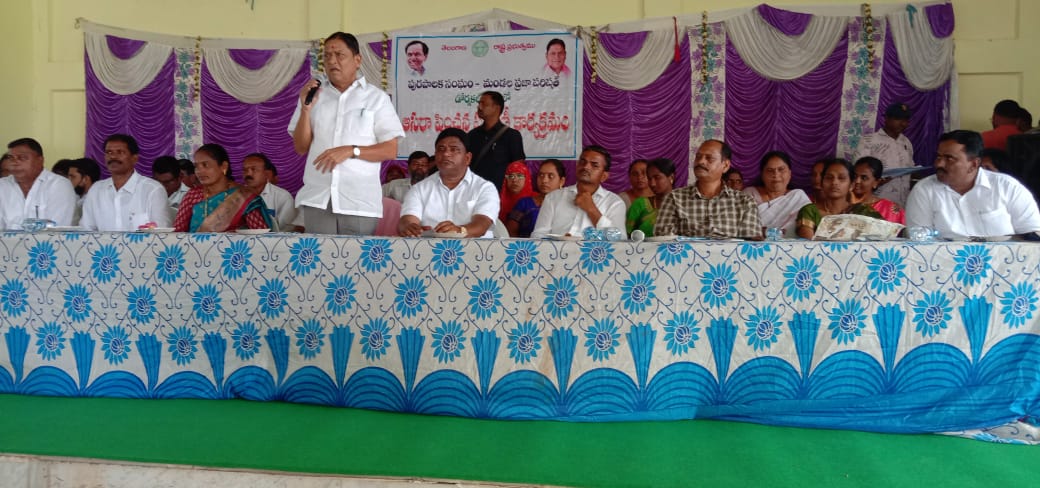 mpdo_dornakal's tweet photo. Hon'ble MLA Sri D.S.Redya Naik Garu distributed New Aasara Pension Id cards in various GP's of Dornakal Mandal, Mahabubabad Dist.
@Collector_MBD 
@AclbMahabubabad 
@CeozpM https://t.co/BzWBIZjFxo