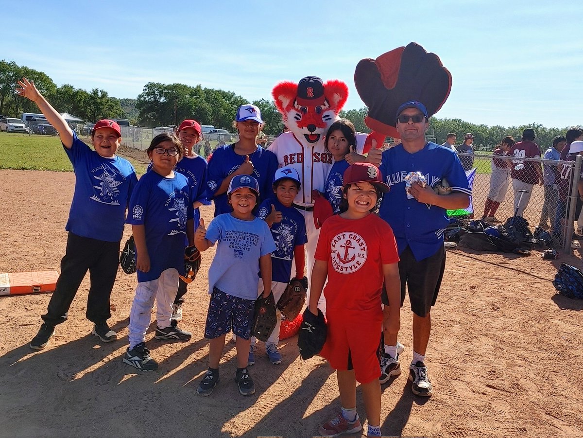 Big_G_09's tweet photo. The boys and I really enjoyed playing โพ @BlueJays @JaysCare @FHQTC tournament today in #FortQuappelle #Saskatchewan ๐จ๐ฆ Amazing #athletics and #community spirit shown by all ๐ #StandingBuffalo #Indigenous Thank you everyone #BullsClub ๐ The kids โฅ๏ธ #Slyder too @ReginaRedSox https://t.co/khhEF0WiLW