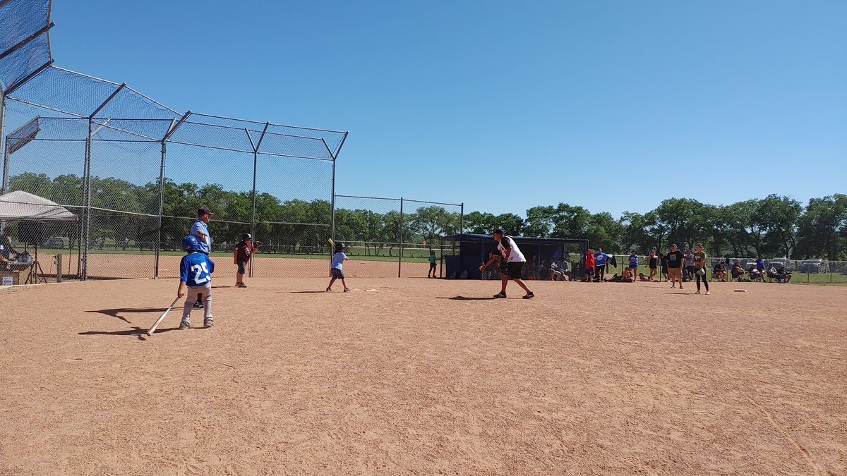 Big_G_09's tweet photo. The boys and I really enjoyed playing โพ @BlueJays @JaysCare @FHQTC tournament today in #FortQuappelle #Saskatchewan ๐จ๐ฆ Amazing #athletics and #community spirit shown by all ๐ #StandingBuffalo #Indigenous Thank you everyone #BullsClub ๐ The kids โฅ๏ธ #Slyder too @ReginaRedSox https://t.co/khhEF0WiLW