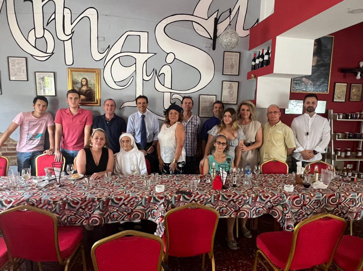 ItalyinNICA's tweet photo. Un grande piacere conoscere la comunità italiana nella straordinaria Granada. Grazie a tutti!!! https://t.co/GkMtxI5Z37
