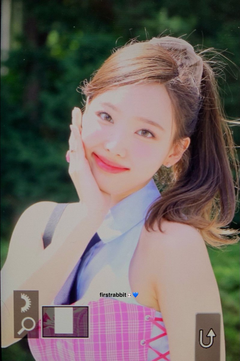 nysoioist's tweet photo. nayeon today https://t.co/zUArDsPWJj