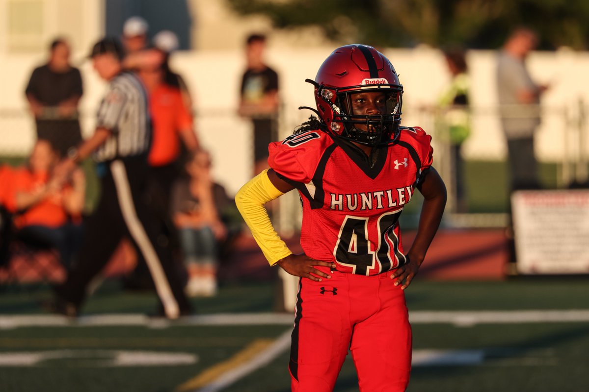 hhsrrh's tweet photo. Congratulations to @HuntleyFB @HHS_Athletics1 player Janiah Slaughter on her touchdown scoring run. https://t.co/y251QPHXvC