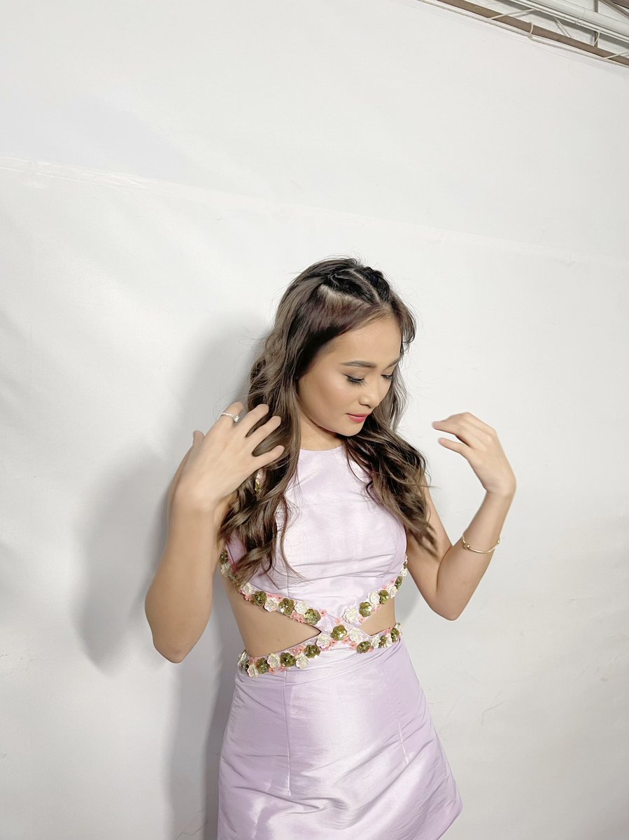 isabellaohoo's tweet photo. My Purple Heart 💜 Happy 4th Birthday Kumu 🎉 @kumuPH 💙 https://t.co/XPBTYtERfk