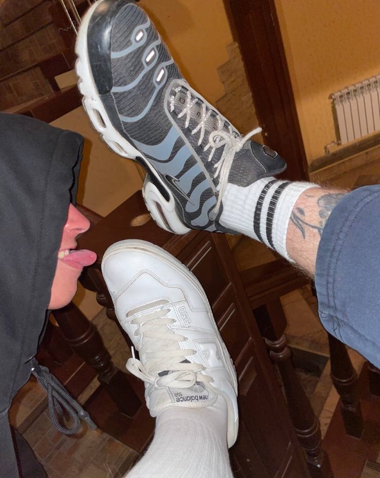 evil_dominant's tweet photo. my slave pays me money for this 💵🤙 https://t.co/BJznAP4b1I
