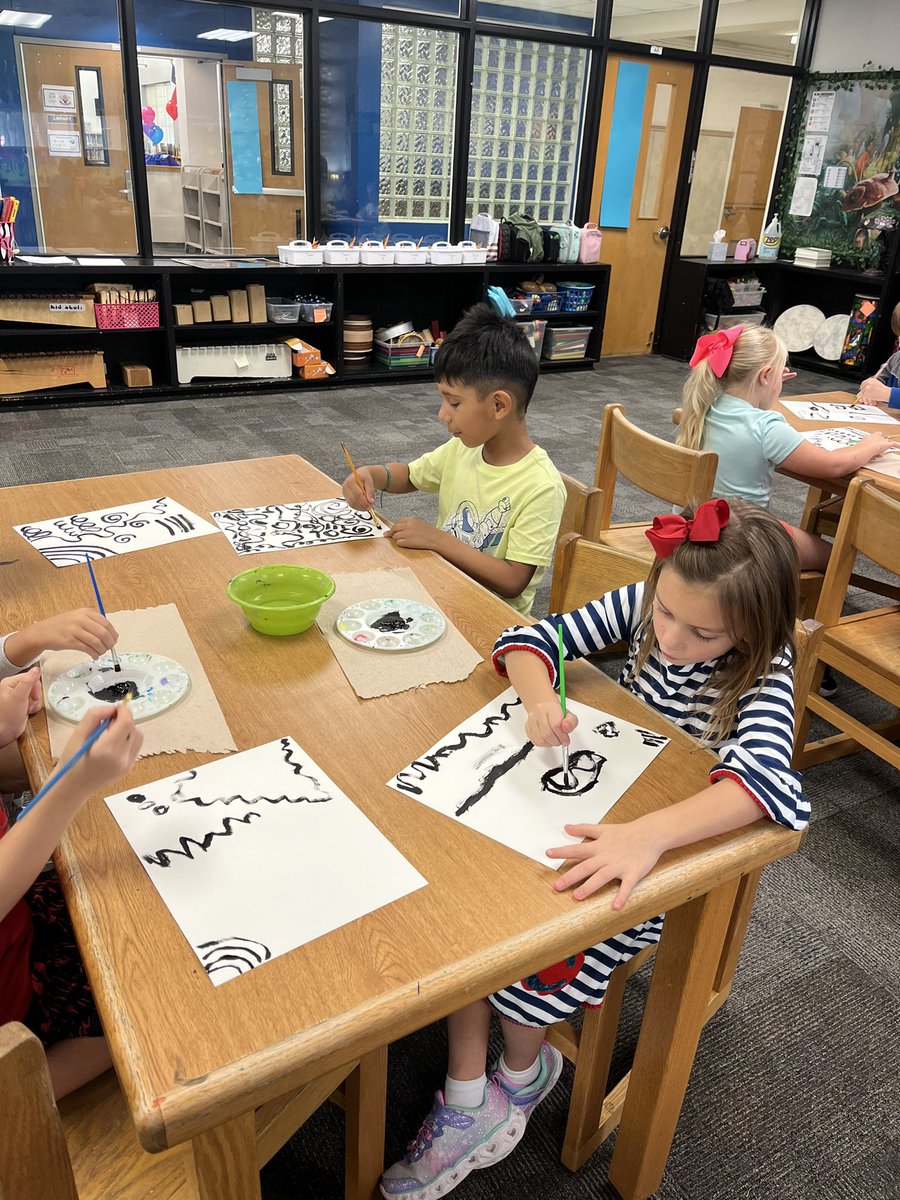 RedmonRoos's tweet photo. So much fun in fine arts this week! Lines, color, pattern art work and movement and music with scarves. #whywisd #crockettroos https://t.co/6LJ4rTll9P