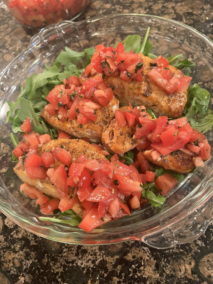 DrLoretoJackson's tweet photo. Am having time these days, as I ponder what’s next, and minus my 4-hr commute, to get back to kitchen experiments in #LoretosLab Salmon bruschetta on a bed of arugula tonight. https://t.co/oOD089V6UT