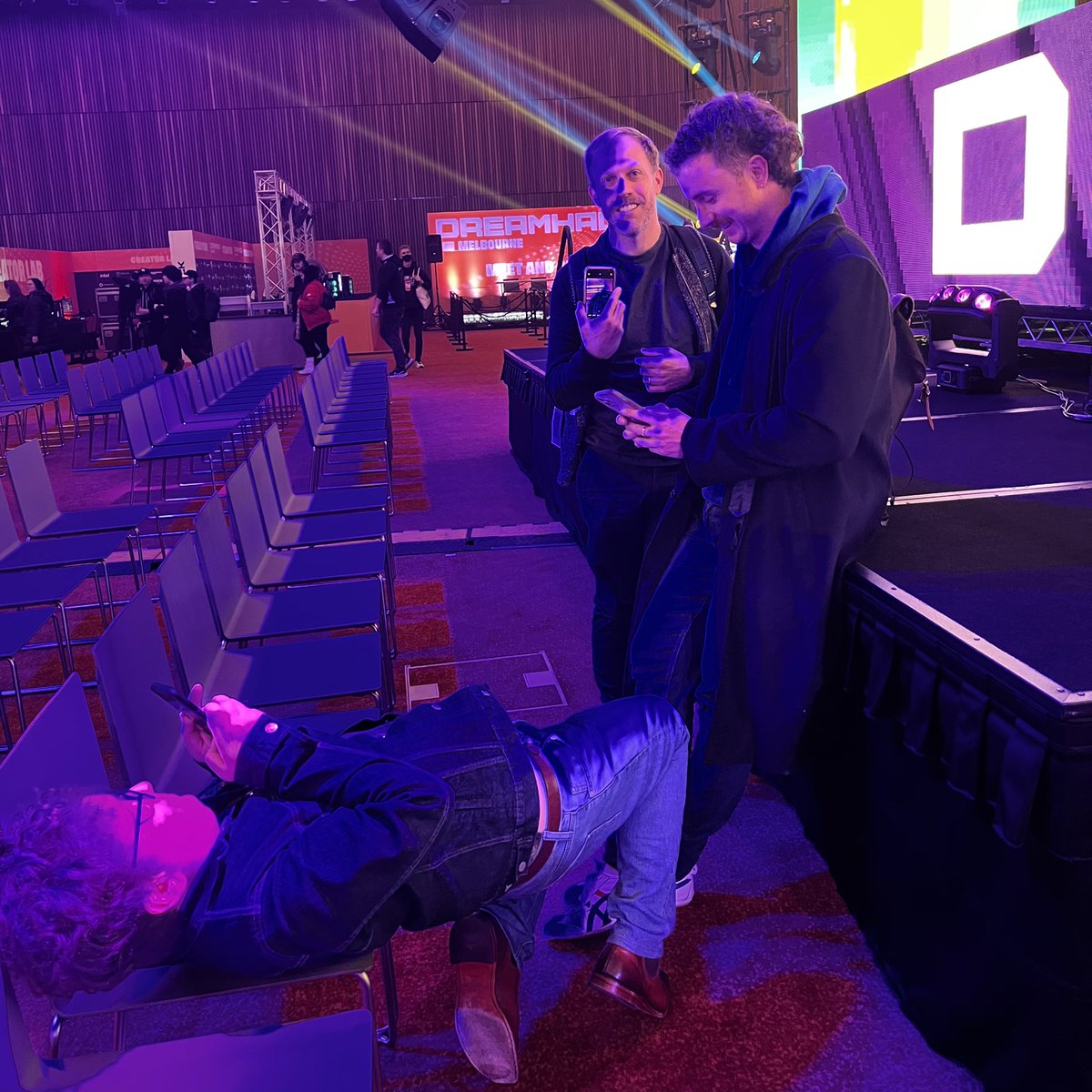 Dragon Friends tweet media