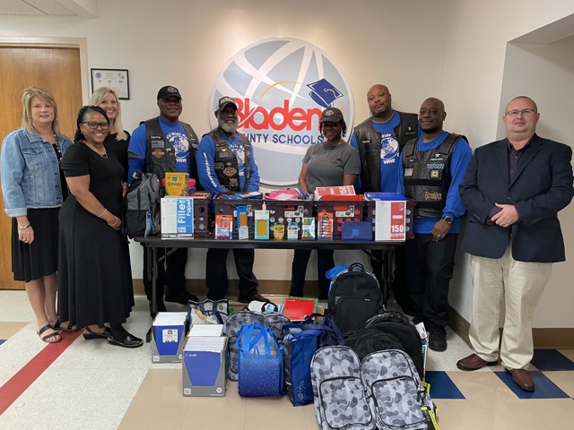 BladenCountySch's tweet photo. Bladen County Schools would like to say a BIG THANK YOU to all of our community supporters who hosted school supply drives and donated to our students!

Having school supplies at the ready means our students and teachers can focus on learning!

#WeAreBCS
#GetBetterFaster https://t.co/598otLNEAj