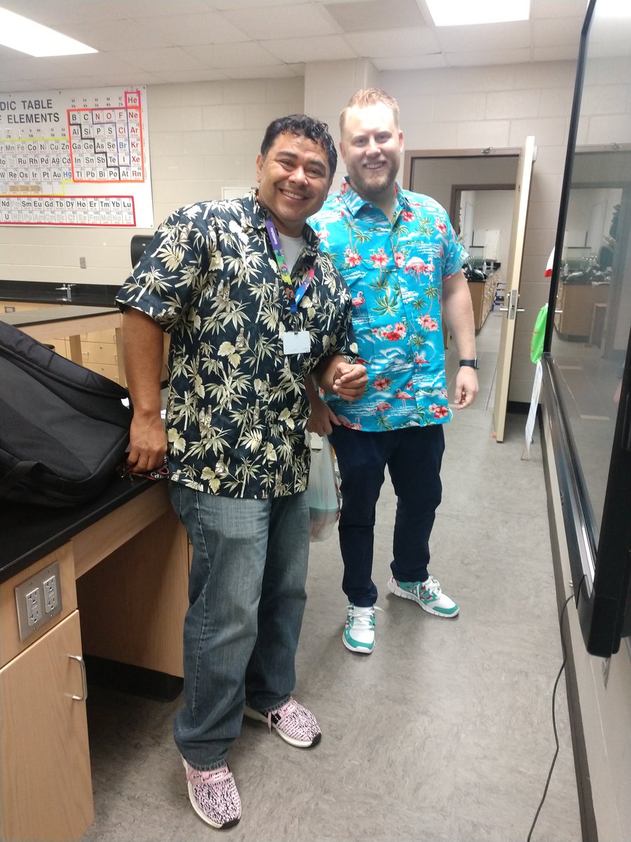 Aloha CSHS Aquatics! 🌺 
Supporting our Panther football. Go Panthers!! 
<a href="/2015CSPrincipal/">Dr. Cheryl T. Henry</a> #AllDayEveryday