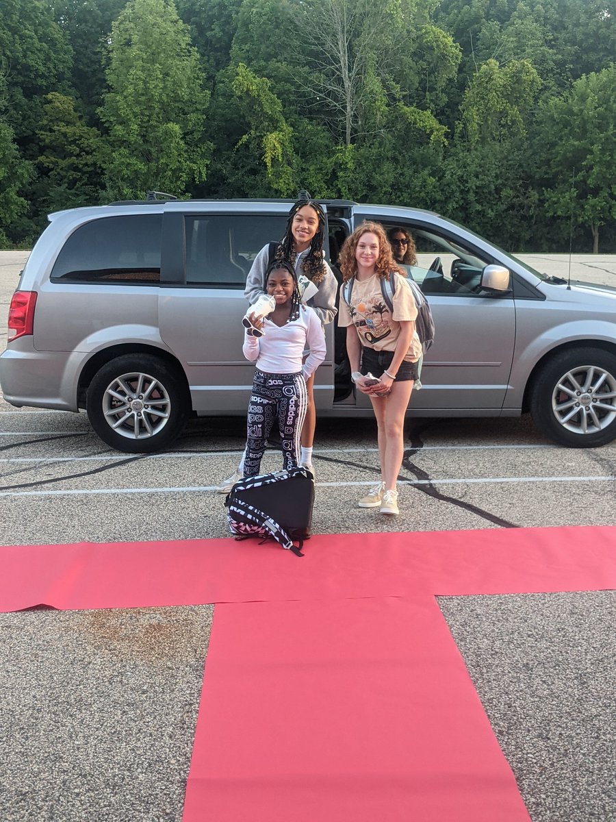 stgtrish's tweet photo. 9/1  First to arrive. #happy2Bback https://t.co/3P8mX4hulu