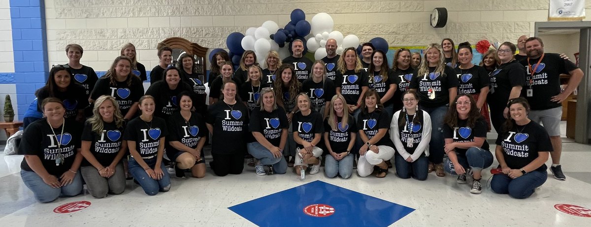 SummitWildcats's tweet photo. A great start to the school year with the Summit family! https://t.co/TVuf7NBM0T