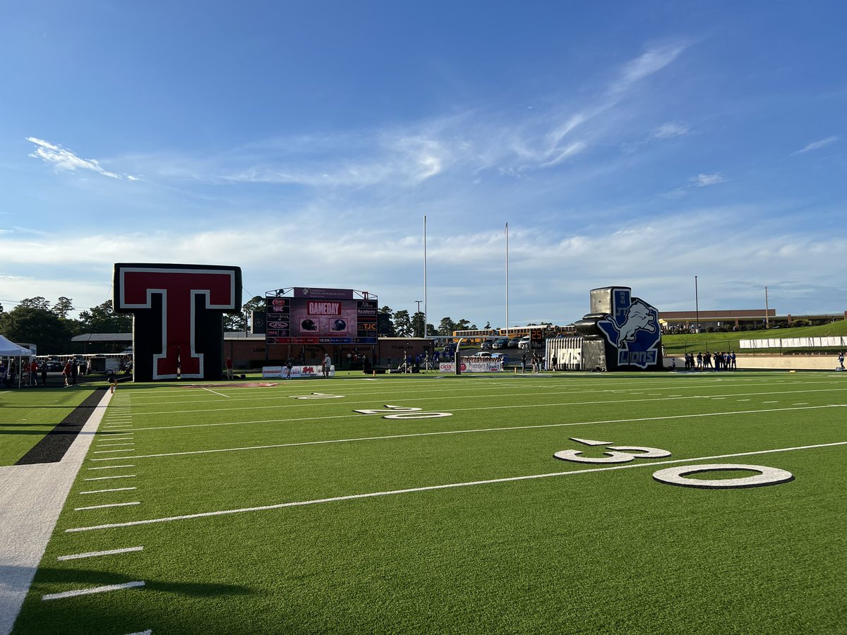 DrJayeshPatelMD's tweet photo. #gametime #FridayNightLights @RedZoneETX let’s go @TLRedRaiders. Good luck to all the athlete let’s get a #legacy win!! @CHRISTUSTMF https://t.co/Fyu34B68tw