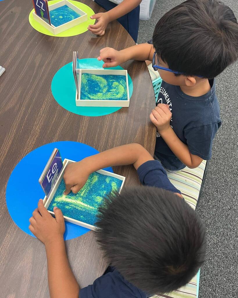 bensonbears1's tweet photo. Orton Gillingham (OG) Instruction in action! π»π#BensonBears #OrtonGillingham #StructuredLiteracy https://t.co/xyEOjbAeRA https://t.co/flCfRN3Vge