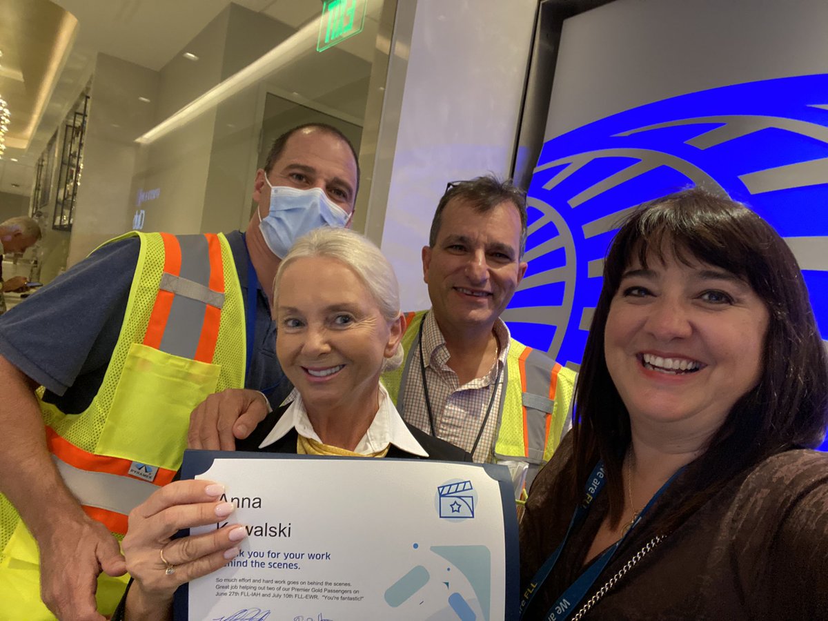 The amazing Anna, whose United Club service makes our customers sing her praises. Thank you for creating the FLL experience Anna! 🫶🏼 <a href="/Vpyngolil/">Varkey Pyngolil</a> <a href="/LouFarinaccio/">Lou Farinaccio</a> <a href="/scarnes1978/">Sean Carnes</a>