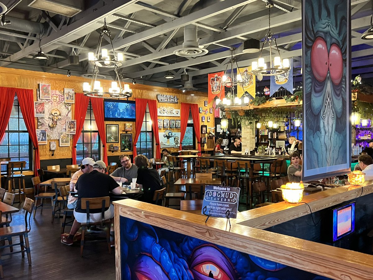 ChinaWineClub's tweet photo. I always wanted to open a crypto-themed cafe, but now I want to open a tavern. In addition to drinking, I can also use it as a social place for the industry. Holding #NFT, enjoy the corresponding rights and interests, so I made China Wine project. https://t.co/rhFkREe6a9