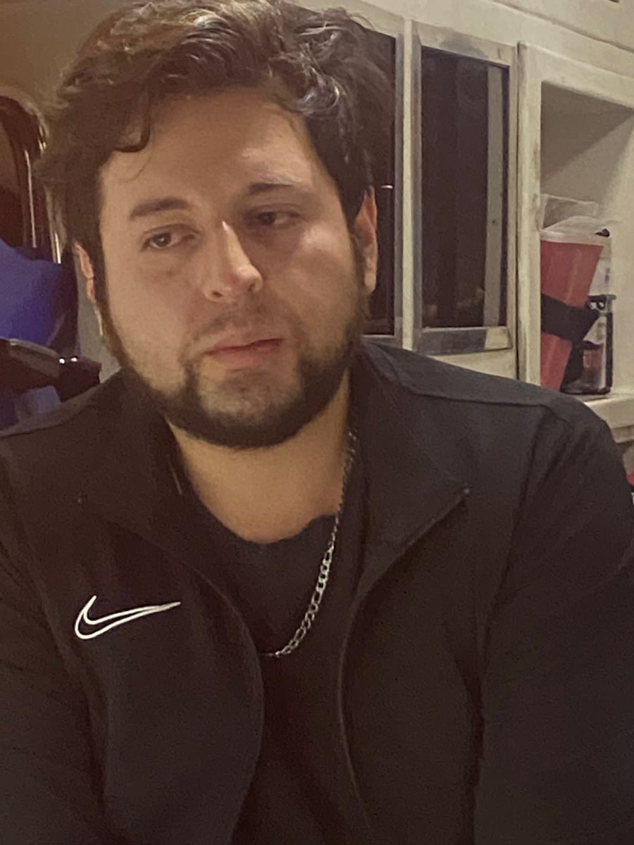 hellcodex's tweet photo. 🛑Ciclistas Sin Líder de CdMx, denuncia que este tipo, Héctor Ismael Vallejo Cervantes, arrolló a grupo que pedaleaba correctamente sobre su carril. Entre los varios heridos hubo un menor de edad. Al parecer el infeliz se salió con la suya porque el MP lo dejó ir. Tengan cuidado. https://t.co/jyieu2sZL0