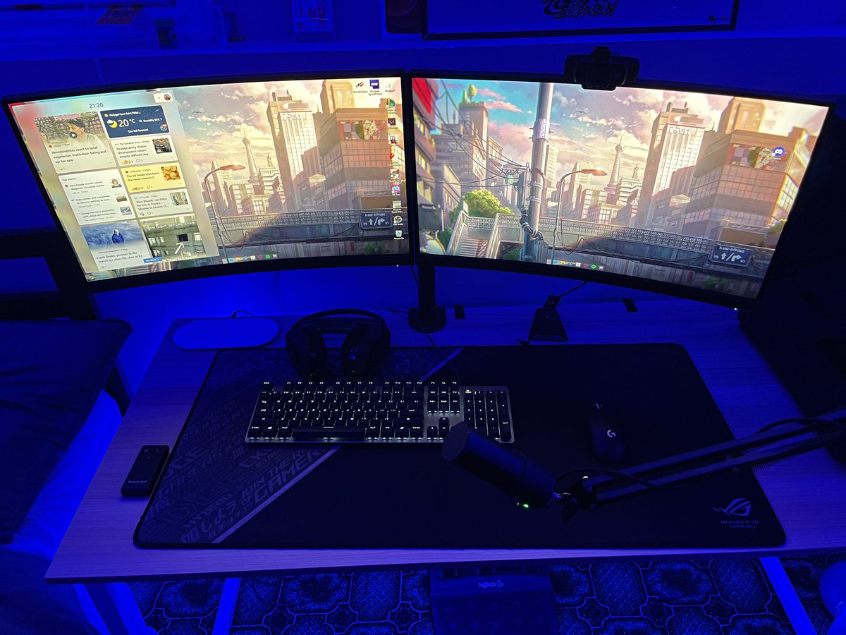 bsrinivas96's tweet photo. Work in progress with my room but wanted to share my setup! ❤️ https://t.co/OxYOLjwsDv