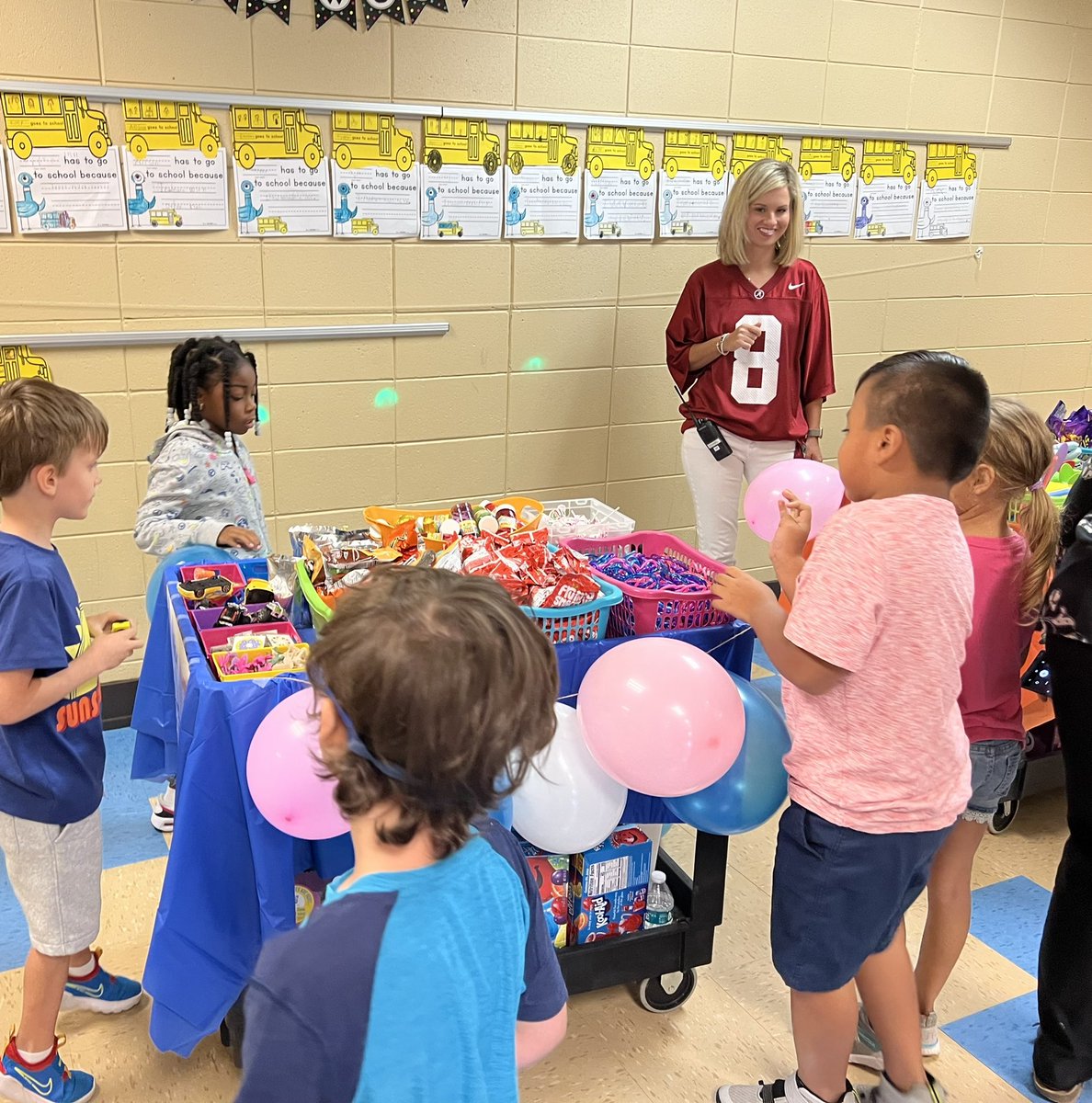 The Wildcat Wagon full of prizes, balloons, music, and lights made an appearance for those kiddos who earned their 20 dojo points this month! Thank you to these fabulous assistant principals for making school such a happy place! @FelishaJReid @NicoleDonnell2 @FultondaleElem