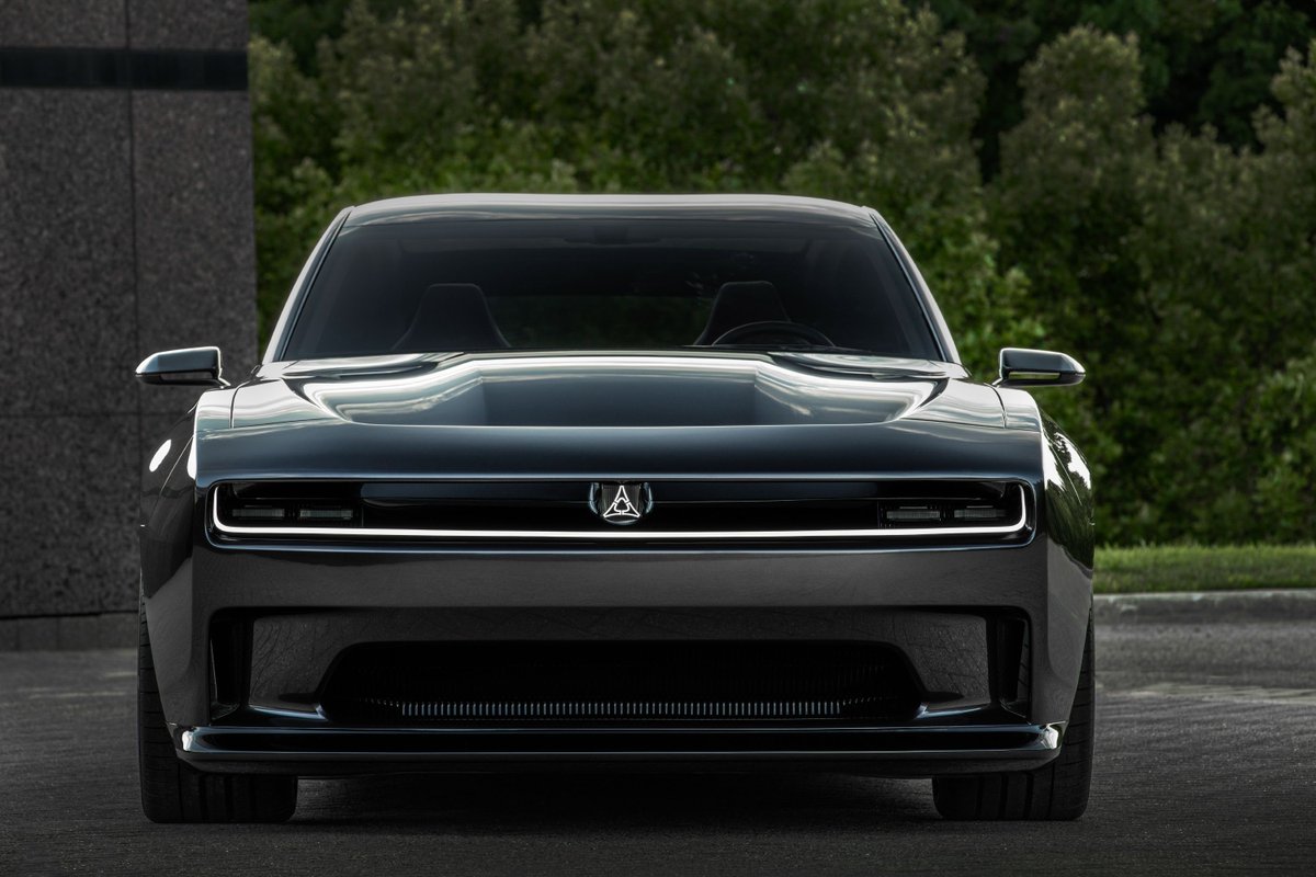CARandDRIVER's tweet photo. 2024 @Dodge Charger: What we know so far: https://t.co/XKl8A0yEsX https://t.co/5Xg4Ai6FOy
