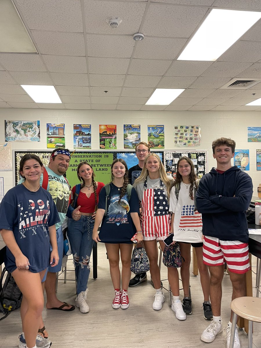 GustinEdVenture's tweet photo. Warrior Spirit was on FULL display today at the America Out! What’s more American than the Golden Girls? Great Science team and 3rd period students. @CHS_Warriors Don’t you wish you had teachers as cool as us? #sciencecrew @Ms_Morrison22 @RileyWildeman https://t.co/HeWrbV8yob