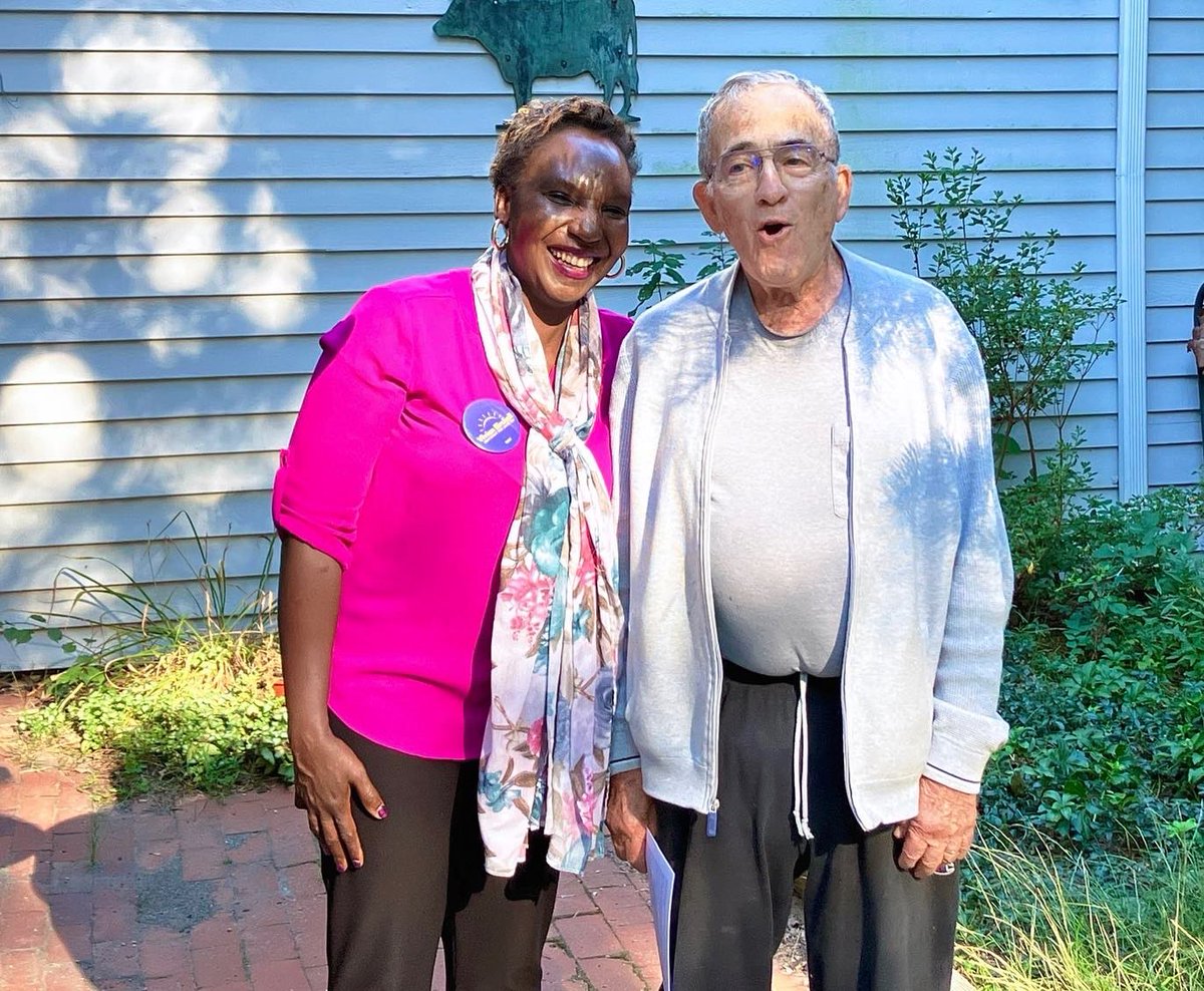 Vivian4StateRep's tweet photo. Highlight of the day - A hearty chat with Mr. Richard (Dick) Shohet, resident and owner of Mill Iron Farm in Carlisle, about farms, cattle, history and community. I am honored to have his support.
#carlisle #mapoli #staterep #community #14thmiddlesex #farm https://t.co/o0NHKCVyts