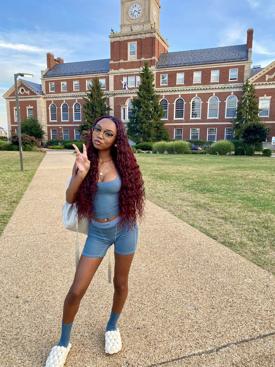 is that a yard pic?? 🙈