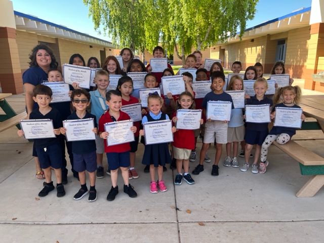 Trad_Bellair's tweet photo. Today we celebrated our August Students of the Month that showed Safety, Ownership, Achievement and Respect at The Traditional Academy at Bellair. We also celebrated our Teacher and Staff of the Month. What a great day of celebrations!! @DVUSD https://t.co/XNlWnRr437