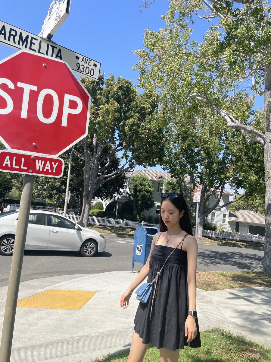 HAPPY WEEKEND!! 🌷🤍