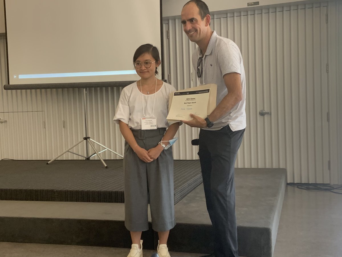 BenjaminVest's tweet photo. And that’s a double win for the French delegation at #NFO16 !! Best paper and best poster prize, congrats Anne Nguyen from our team and Jean-François Bryche from @InstitutOptique and @UMI_LN2 !! https://t.co/BtSfdjbNg9